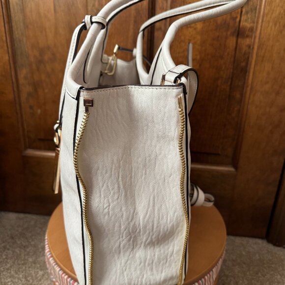 Calvin Klein White Gabrianna Expandable Tote w/Hidden Crossbody Strap - Picture 12 of 16